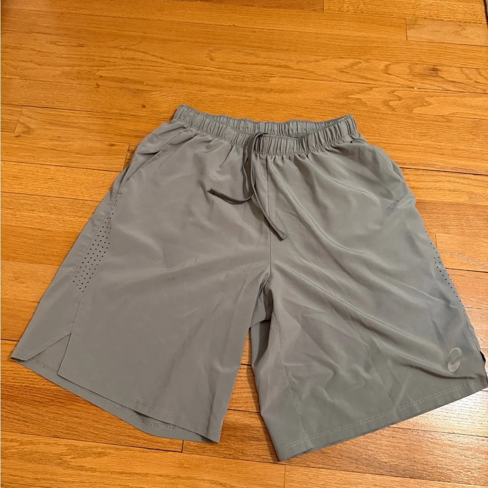 ASICS Men’s Small Gray Shorts Lightly Used